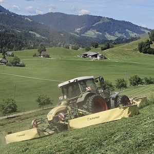 Neue Krone Mähkombination am Fendt 211 Gen3